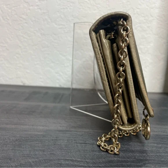 EUC Gucci Gold Imprime GG WOC - Picture 4 of 16